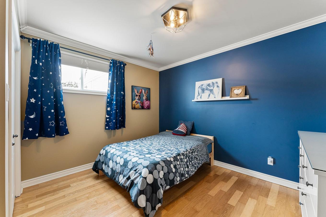 Bedroom - 412 Rue De L'Émeraude, Granby, QC - Indoor Photo Showing Bedroom
