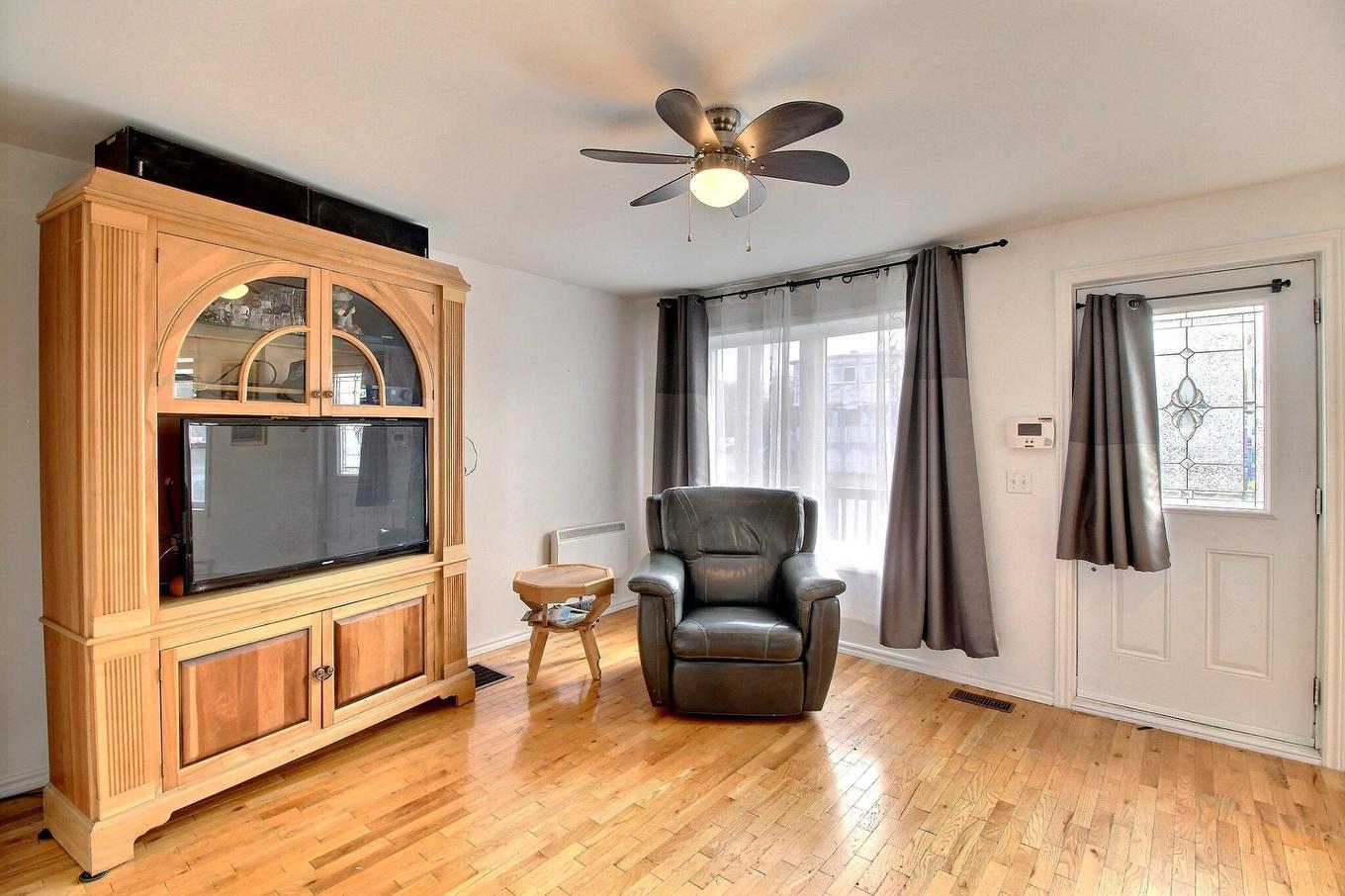 Living room - 281 15E Rue, Val-D'Or, QC - Indoor