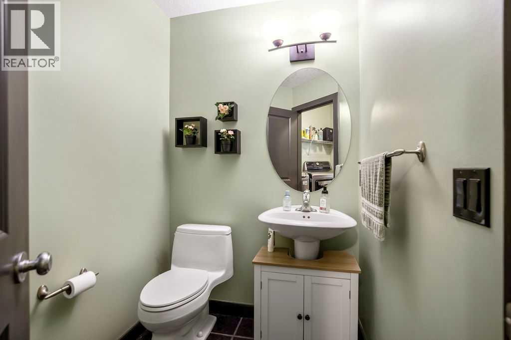 6 Westmount Circle, Okotoks, AB - Indoor Photo Showing Bathroom