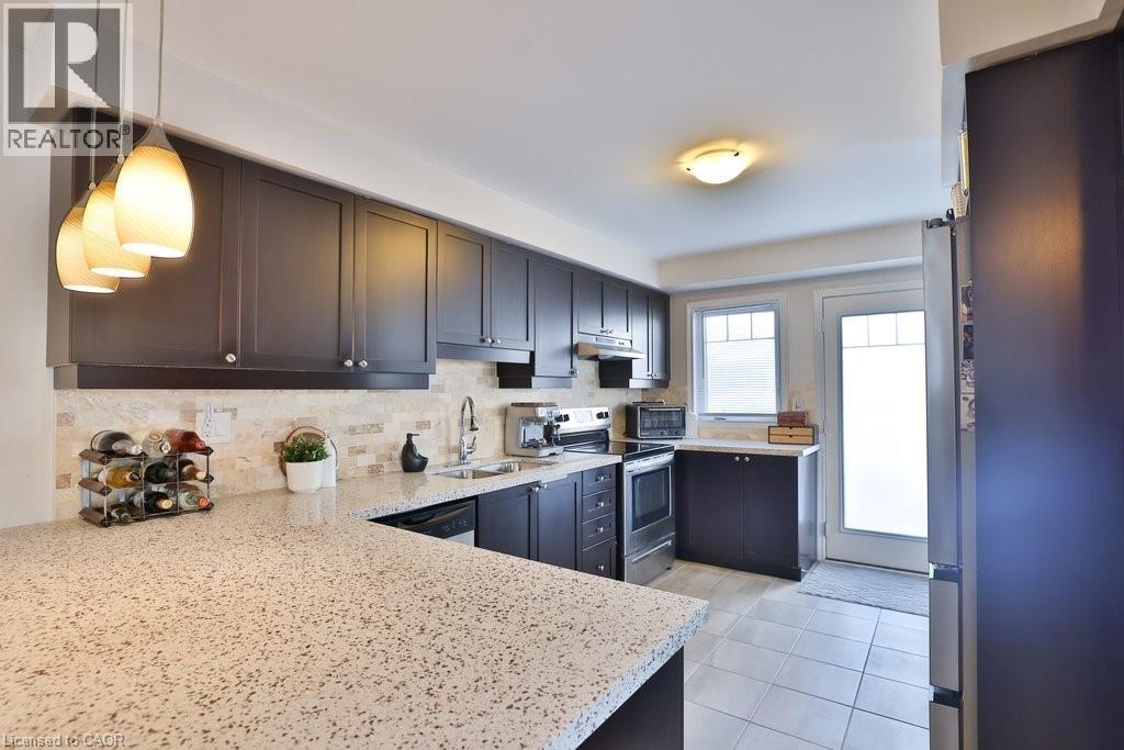 1133 Duignan Crescent, Milton, ON - Indoor Photo Showing Kitchen