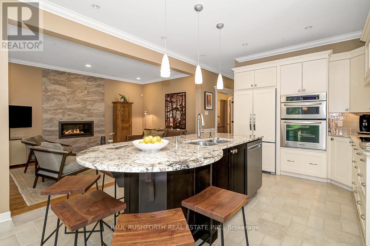 Kitchen - 3 Fanterra Way, Ottawa, ON - Indoor Photo Showing Kitchen With Double Sink With Upgraded Kitchen