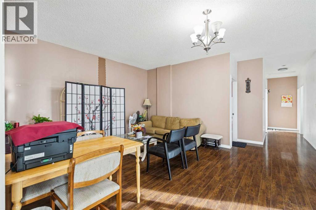 929 38 Street Se, Calgary, AB - Indoor