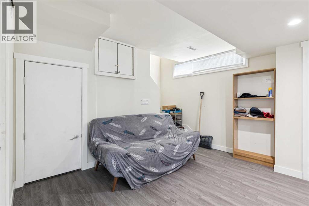 929 38 Street Se, Calgary, AB - Indoor