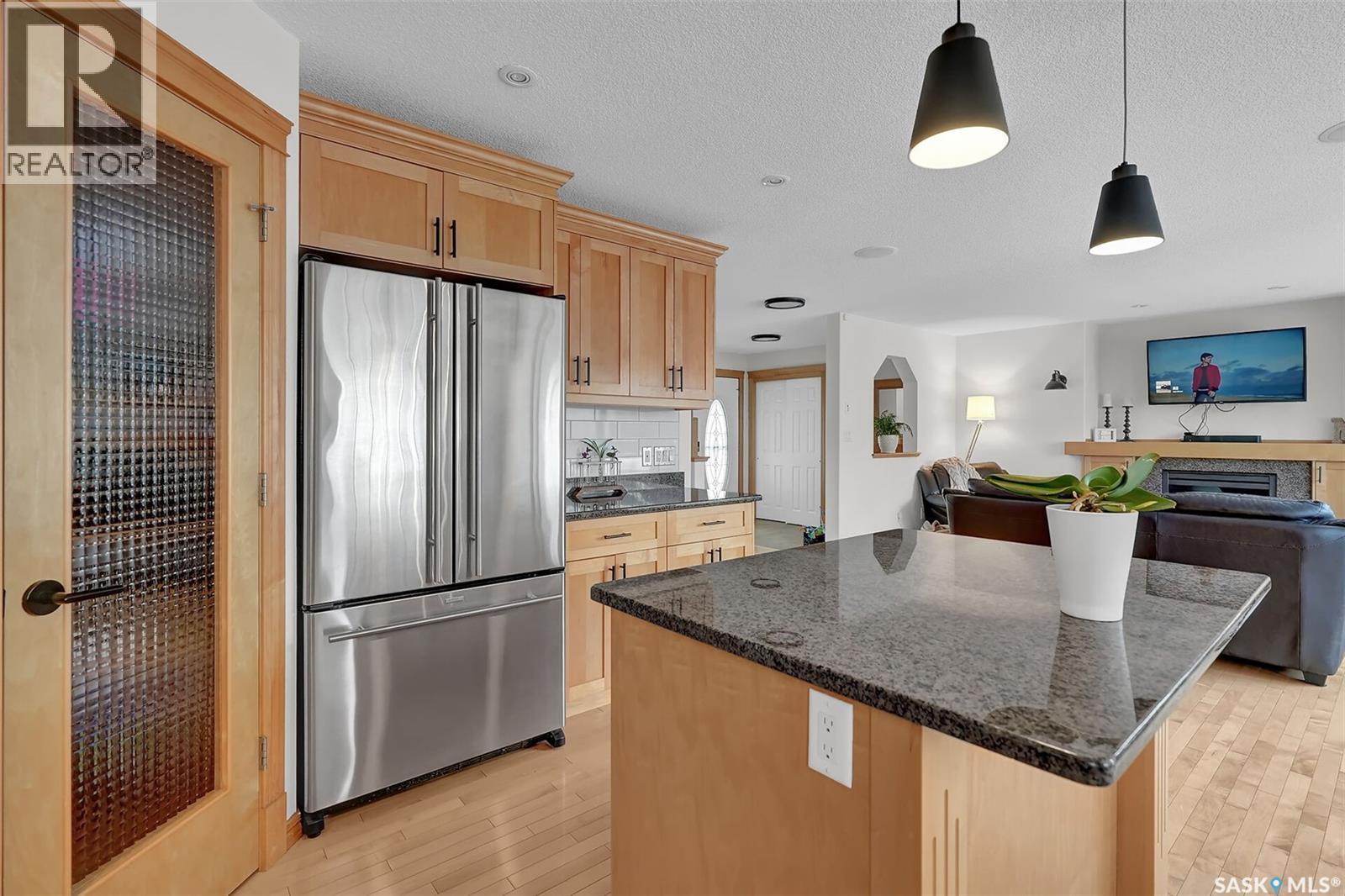 8014 Links Way, Regina, SK - Indoor Photo Showing Kitchen