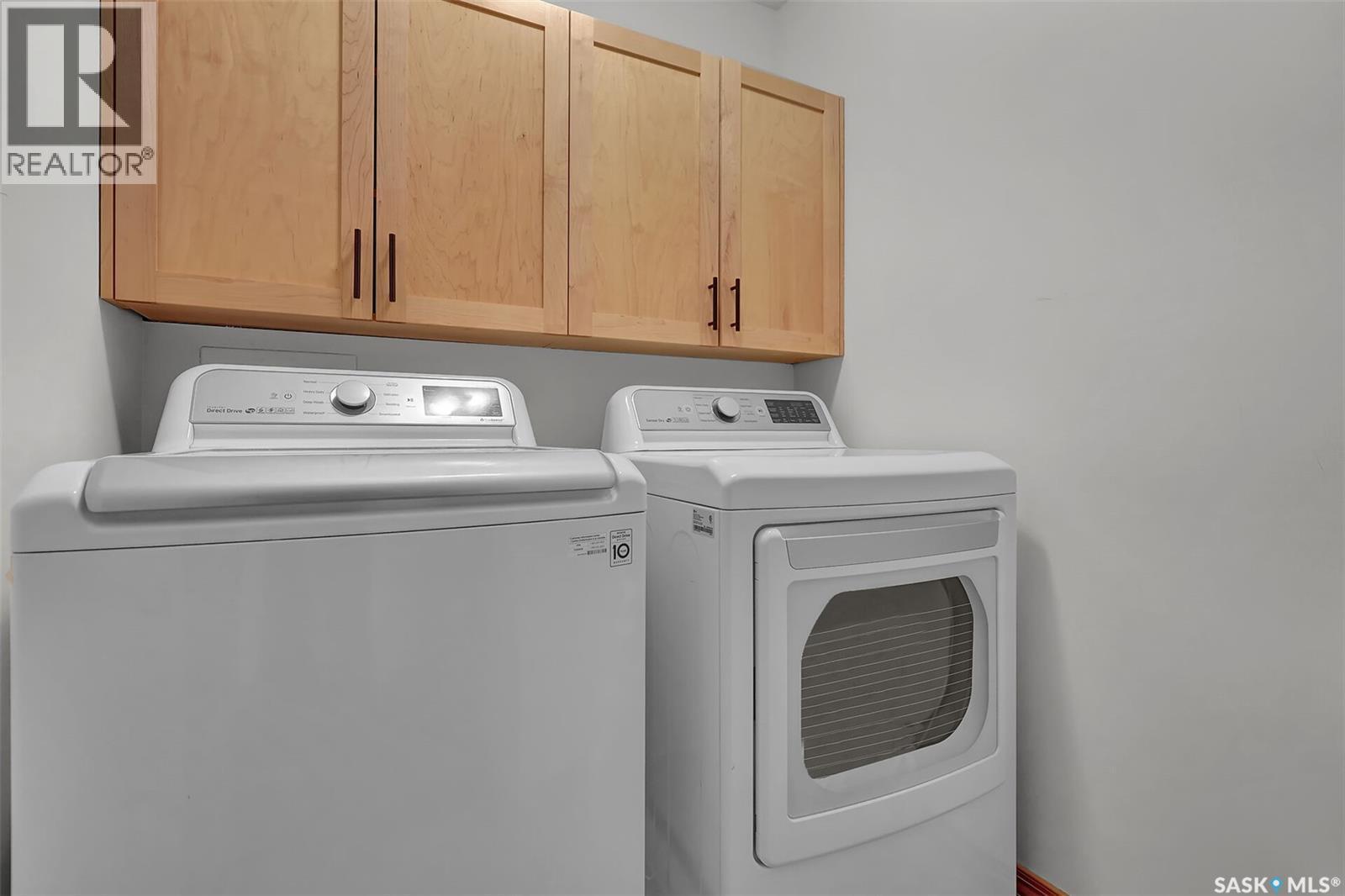 8014 Links Way, Regina, SK - Indoor Photo Showing Laundry Room
