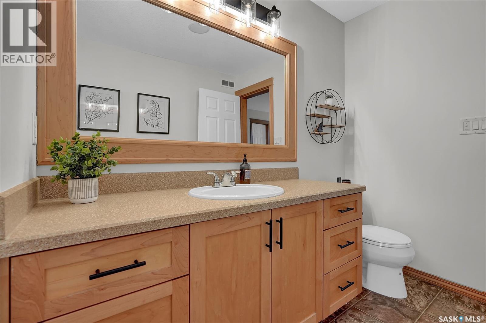 8014 Links Way, Regina, SK - Indoor Photo Showing Bathroom