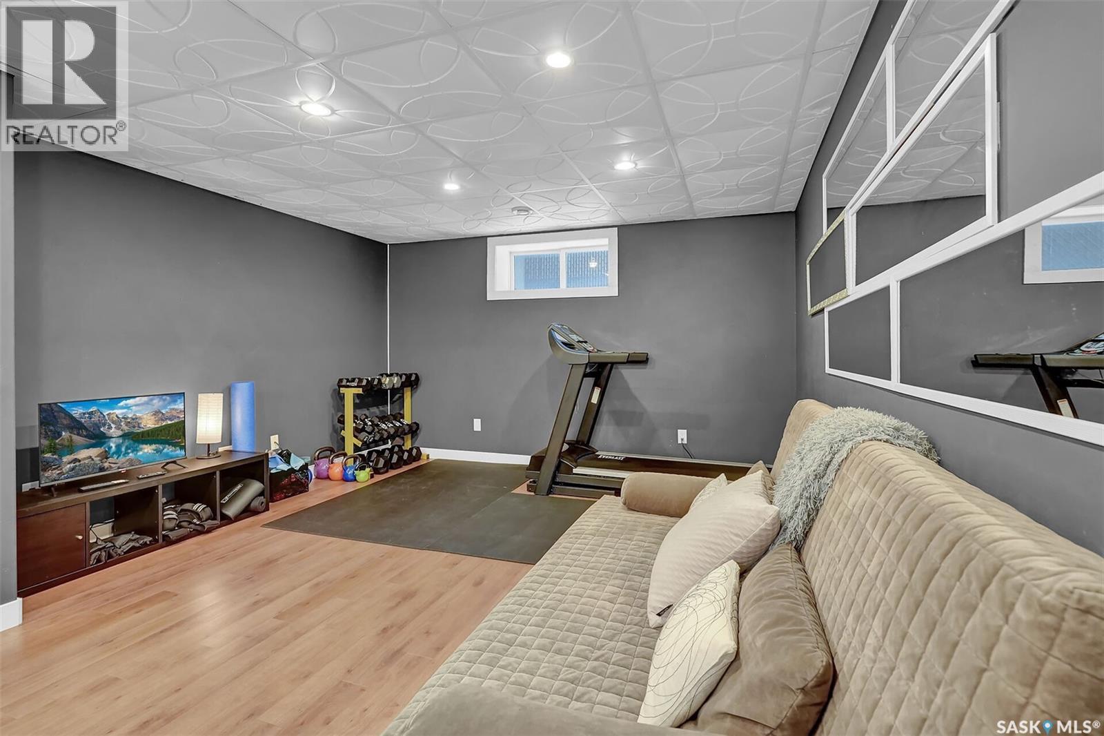 8014 Links Way, Regina, SK - Indoor