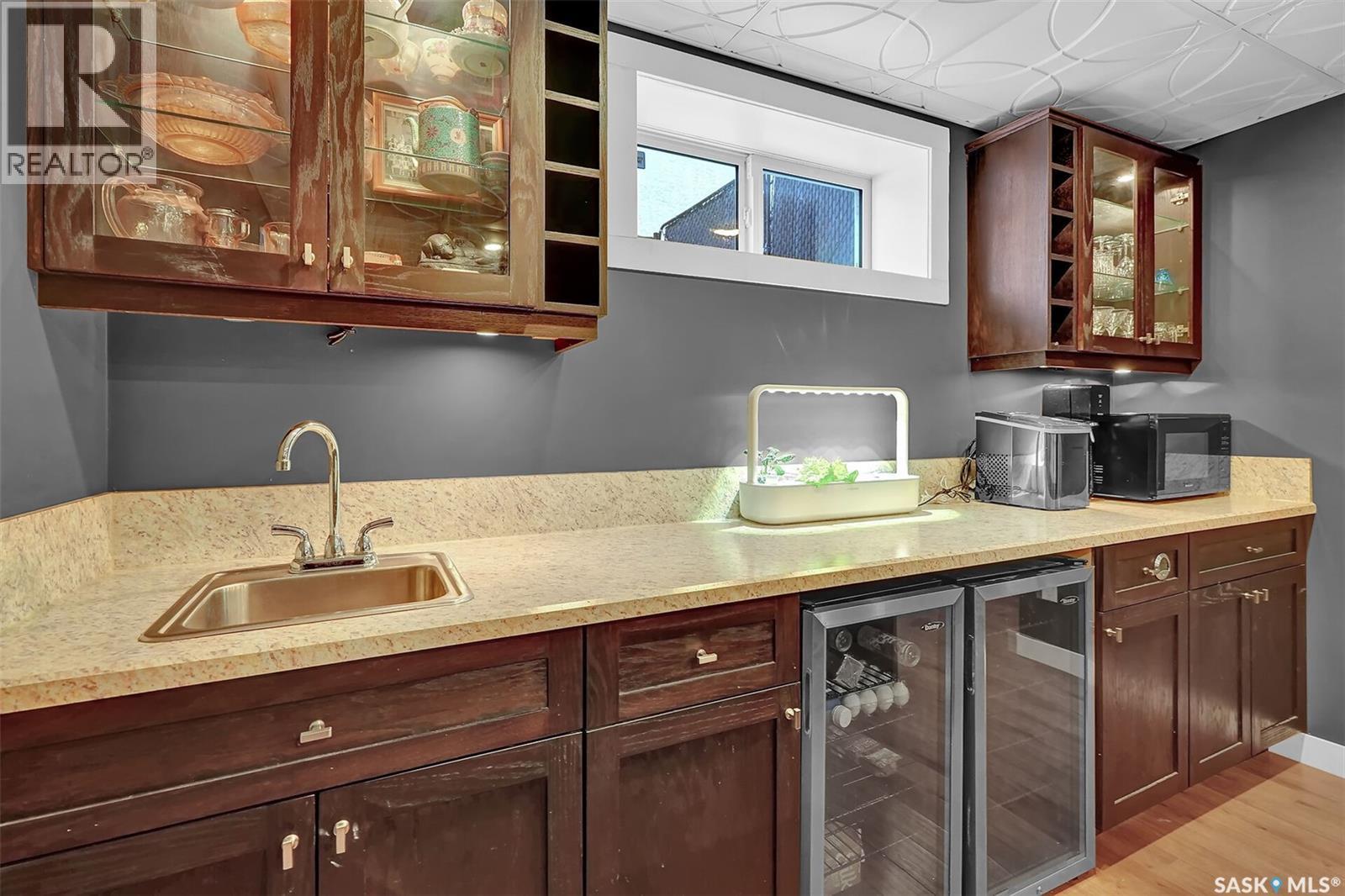 8014 Links Way, Regina, SK - Indoor Photo Showing Kitchen