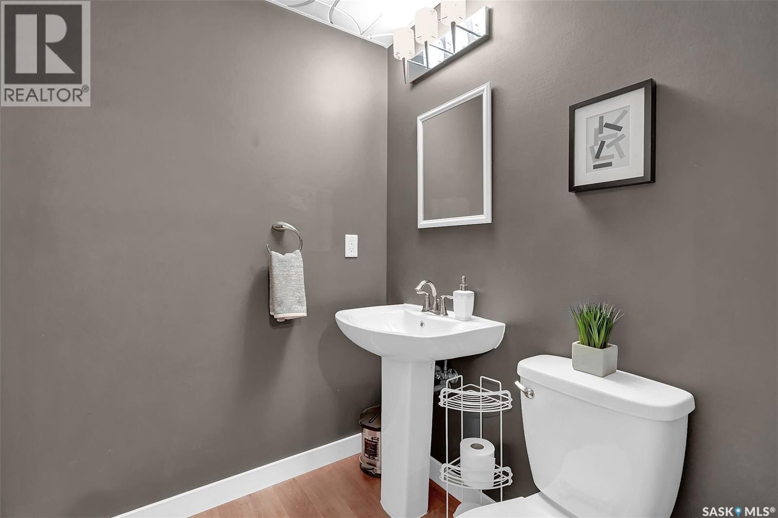 8014 Links Way, Regina, SK - Indoor Photo Showing Bathroom