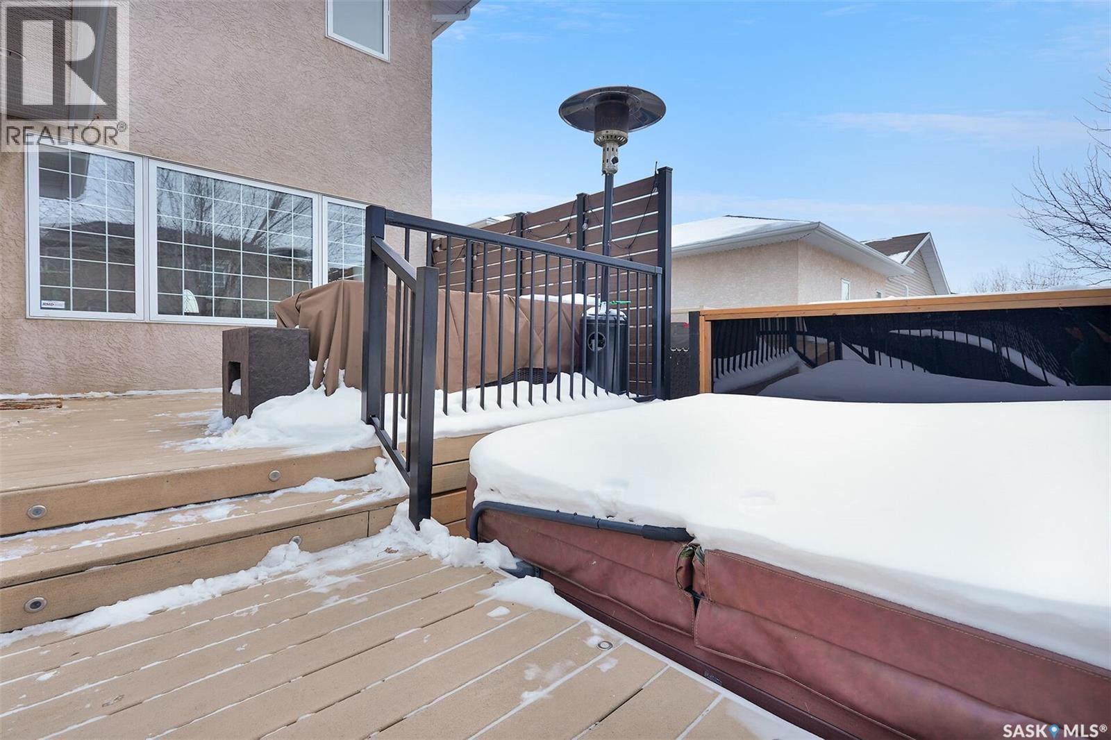 8014 Links Way, Regina, SK - Outdoor With Exterior