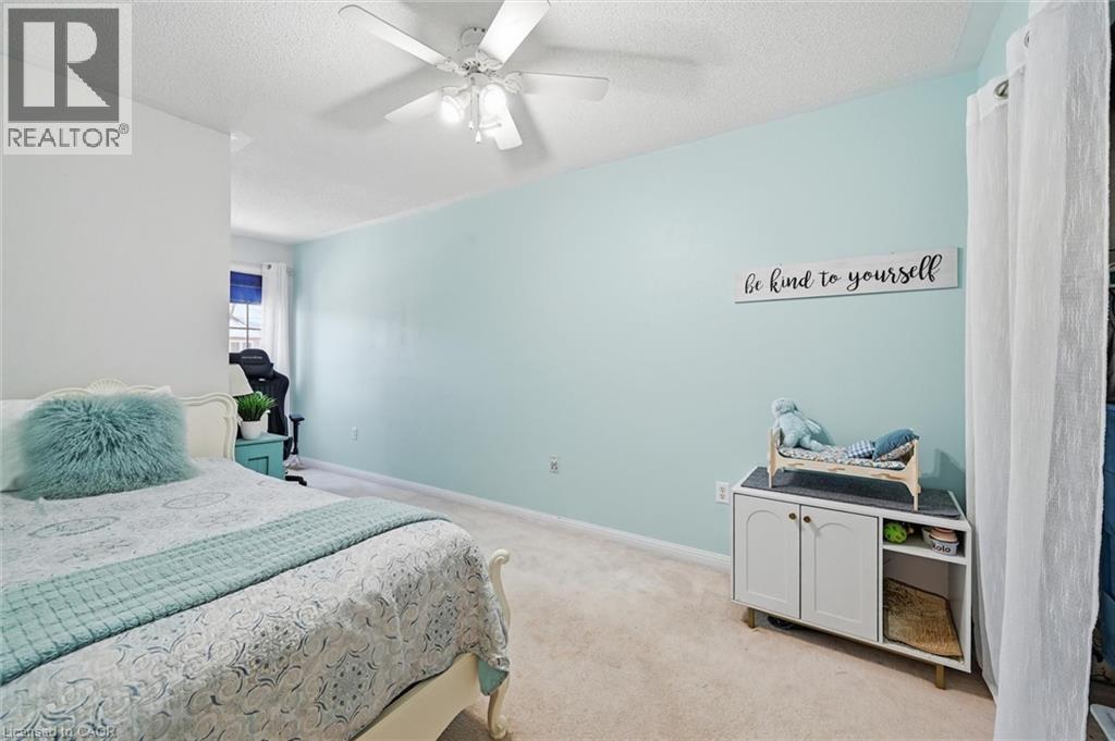 5030 Bunton Crescent, Burlington, ON - Indoor Photo Showing Bedroom