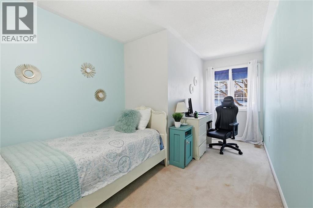 5030 Bunton Crescent, Burlington, ON - Indoor Photo Showing Bedroom