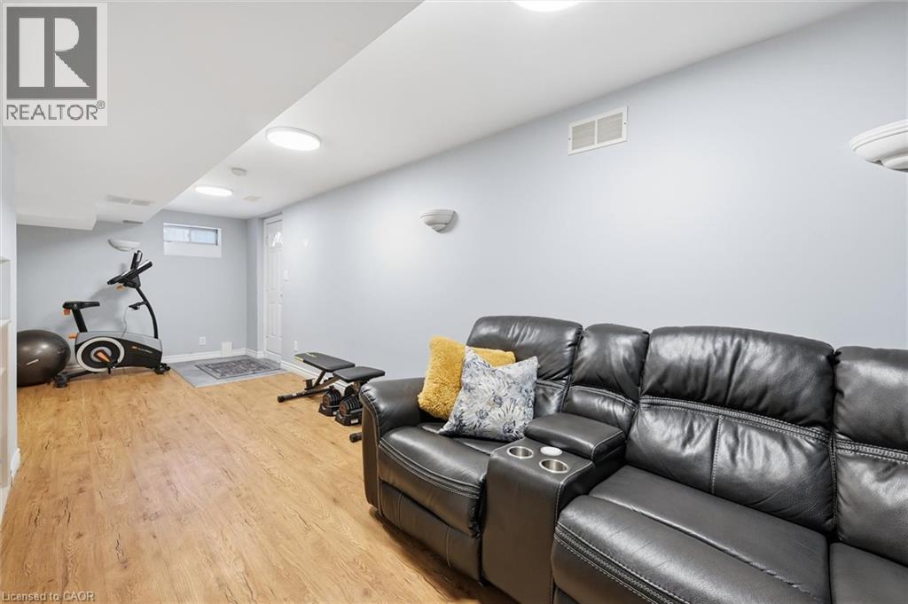 5030 Bunton Crescent, Burlington, ON - Indoor Photo Showing Other Room