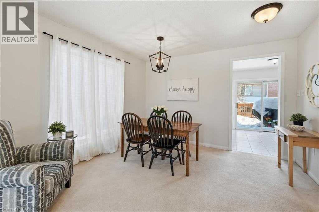 5030 Bunton Crescent, Burlington, ON - Indoor Photo Showing Dining Room