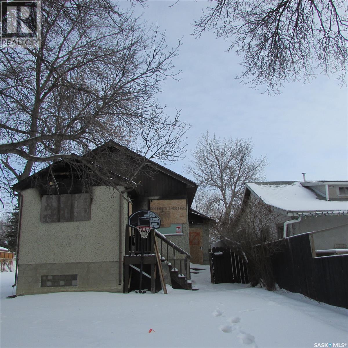 1051 Wascana Street, Regina, SK - Outdoor