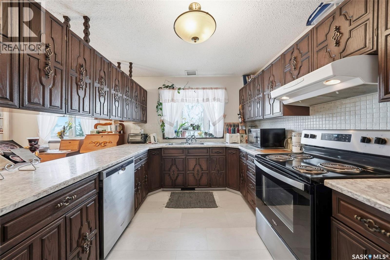 164 Sylvite Crescent, Allan, SK - Indoor Photo Showing Kitchen