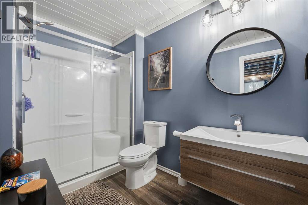 135 Hampton Crescent, Sylvan Lake, AB - Indoor Photo Showing Bathroom