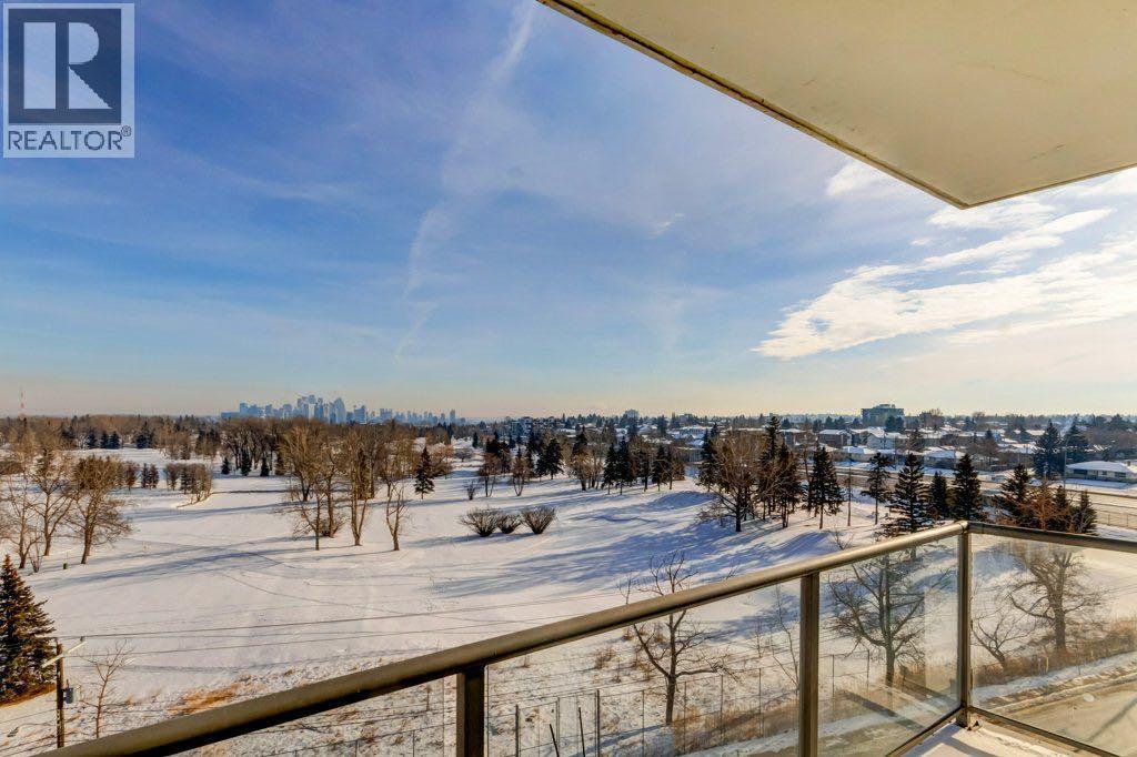 Views of the Shaganappi golf course & downtown - 602, 99 Spruce Place Sw, Calgary, AB - Outdoor With View