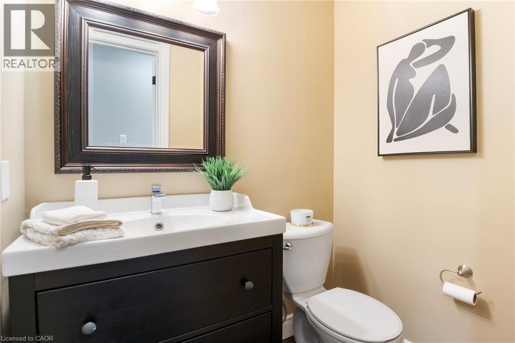 391 Strawberry Crescent, Waterloo, ON - Indoor Photo Showing Bathroom