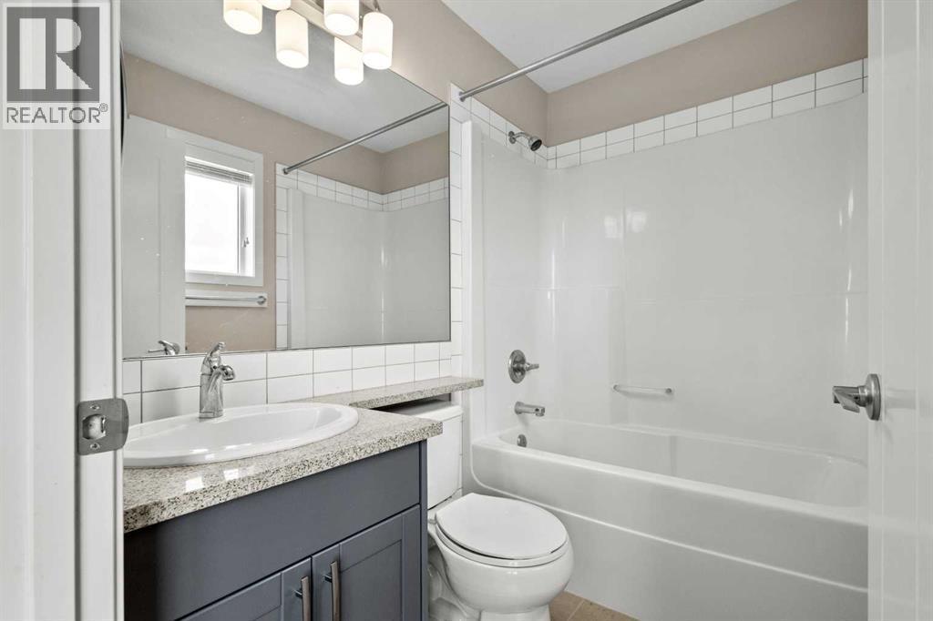 44 Howse Drive Ne, Calgary, AB - Indoor Photo Showing Bathroom