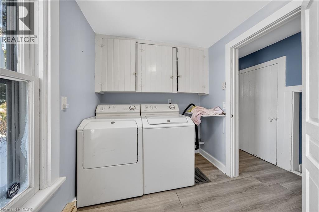 1631 River Road, Cayuga, ON - Indoor Photo Showing Laundry Room