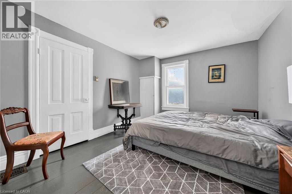 1631 River Road, Cayuga, ON - Indoor Photo Showing Bedroom