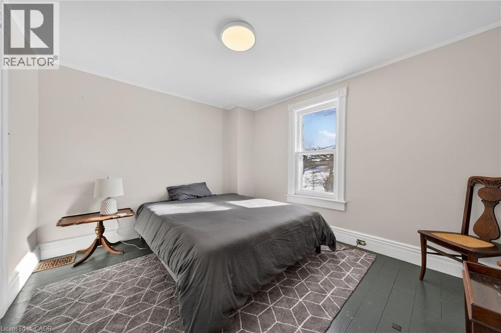 1631 River Road, Cayuga, ON - Indoor Photo Showing Bedroom