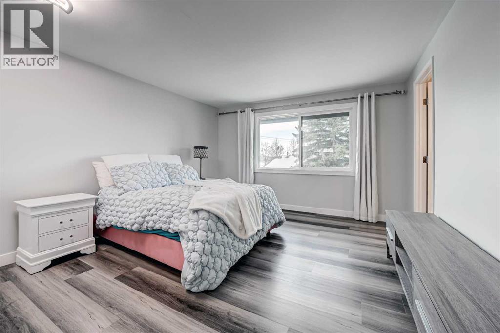 43, 5019 46 Avenue Sw, Calgary, AB - Indoor Photo Showing Bedroom