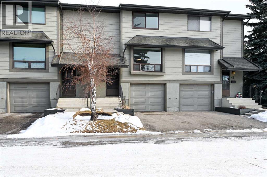 43, 5019 46 Avenue Sw, Calgary, AB - Outdoor With Facade
