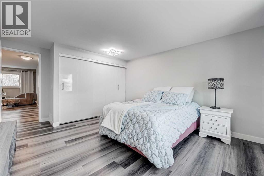 43, 5019 46 Avenue Sw, Calgary, AB - Indoor Photo Showing Bedroom