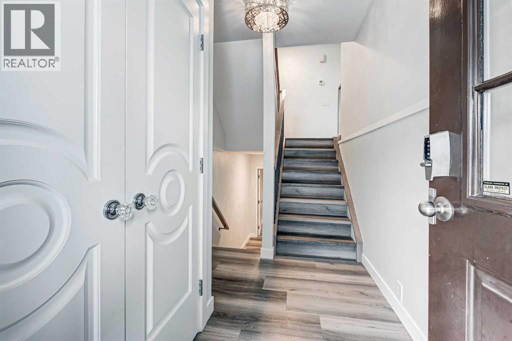 43, 5019 46 Avenue Sw, Calgary, AB - Indoor Photo Showing Other Room