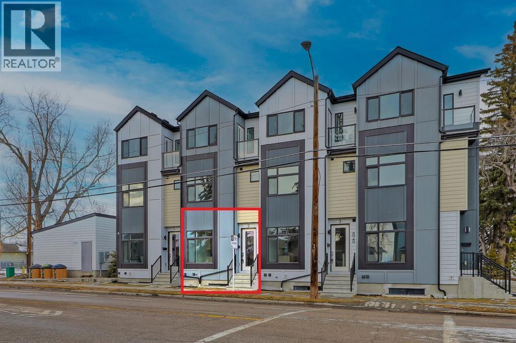 2, 828 8 Avenue Ne, Calgary, AB - Outdoor