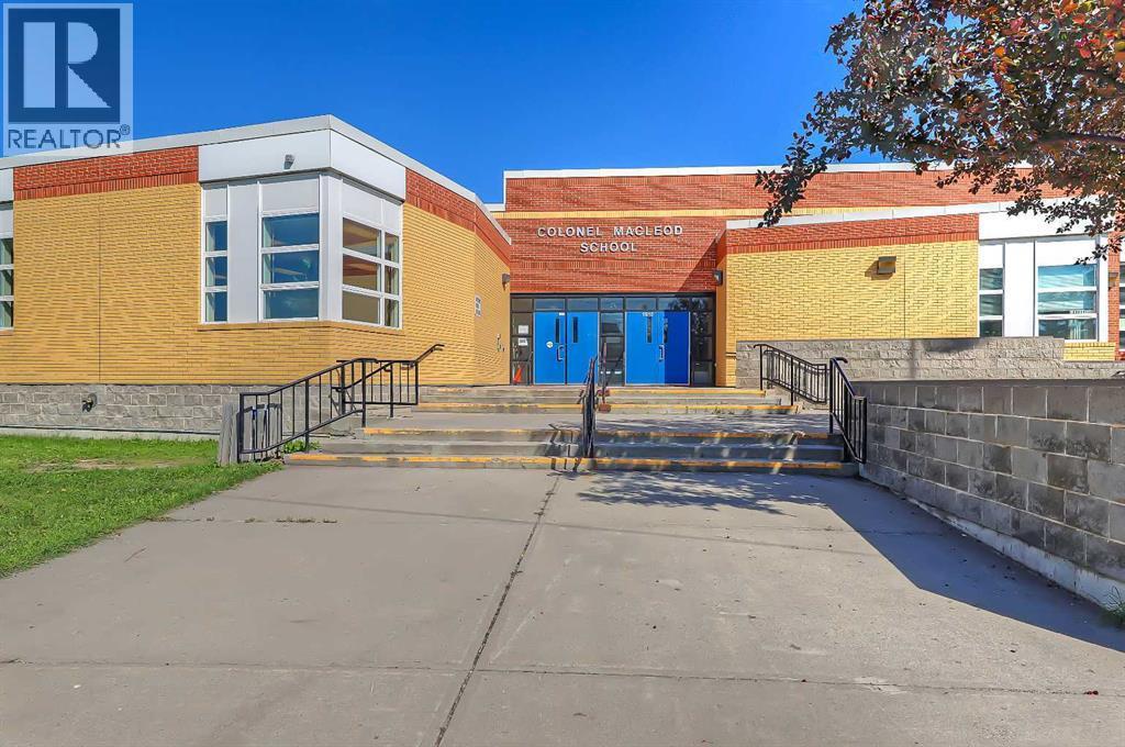 2, 828 8 Avenue Ne, Calgary, AB - Outdoor