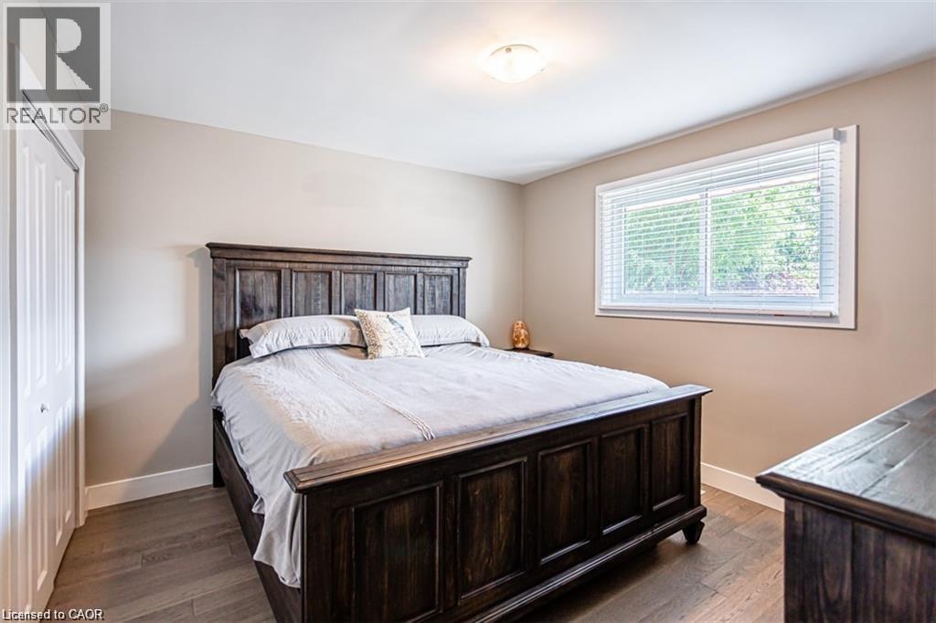 47 Atwater Crescent Unit# Main Floor, Hamilton, ON - Indoor Photo Showing Bedroom