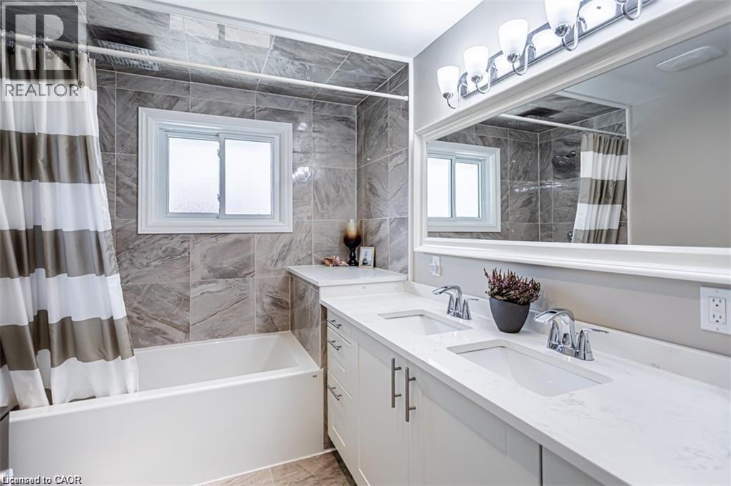 47 Atwater Crescent Unit# Main Floor, Hamilton, ON - Indoor Photo Showing Bathroom