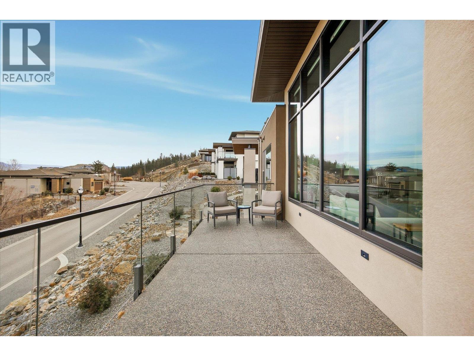 468 Sparrow Hawk Court, Kelowna, BC - Outdoor With Exterior