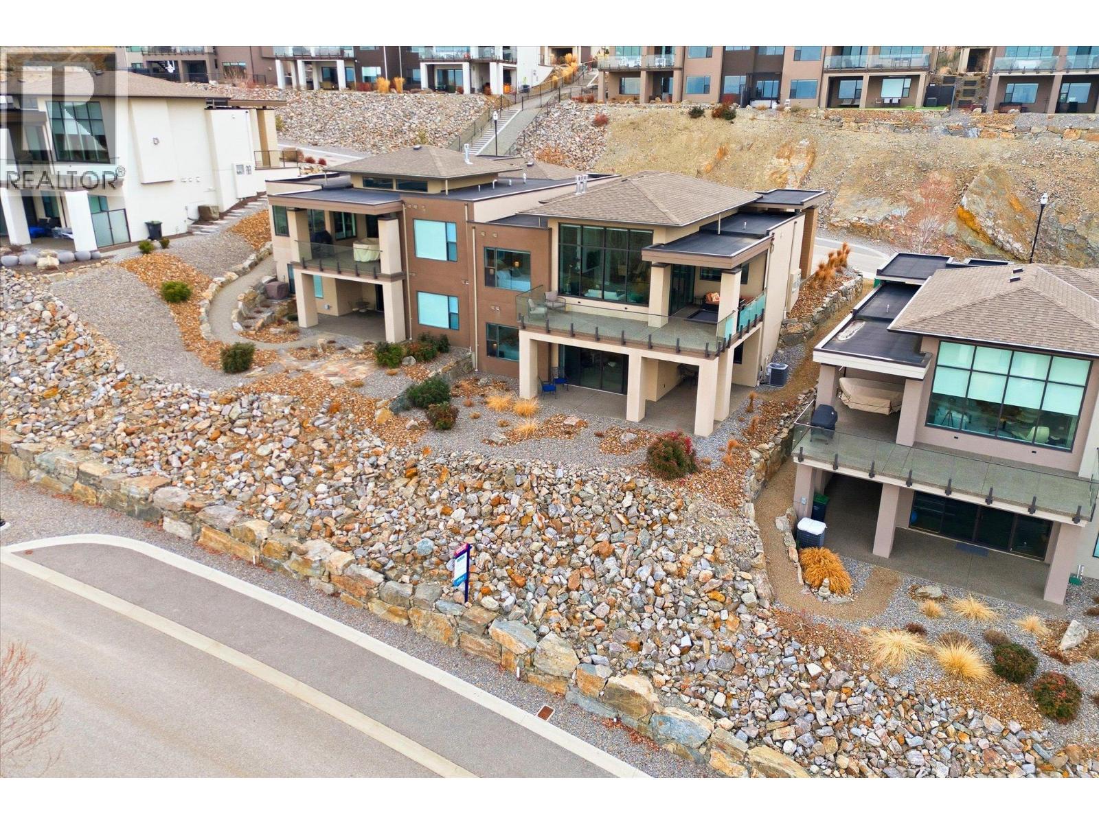 468 Sparrow Hawk Court, Kelowna, BC - Outdoor