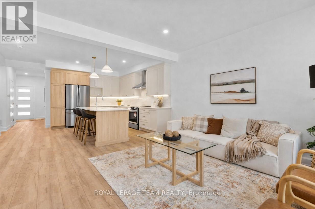 714 Tailslide Private, Ottawa, ON - Indoor Photo Showing Living Room