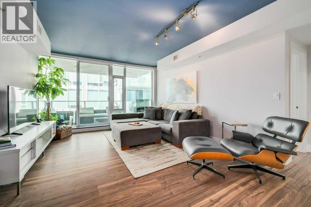 410, 560 6 Avenue Se, Calgary, AB - Indoor Photo Showing Living Room