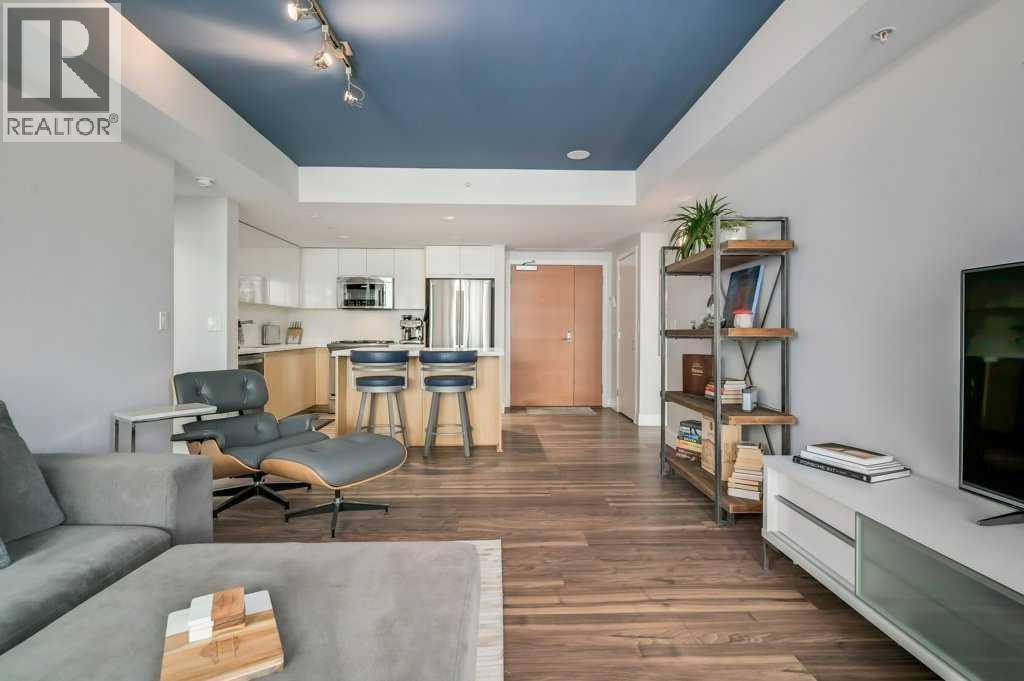 410, 560 6 Avenue Se, Calgary, AB - Indoor Photo Showing Living Room