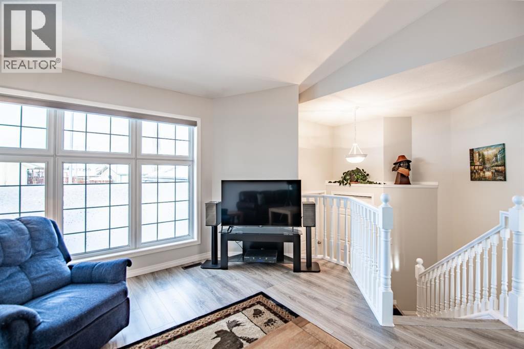 82 Westglen Boulevard, Blackfalds, AB - Indoor Photo Showing Living Room