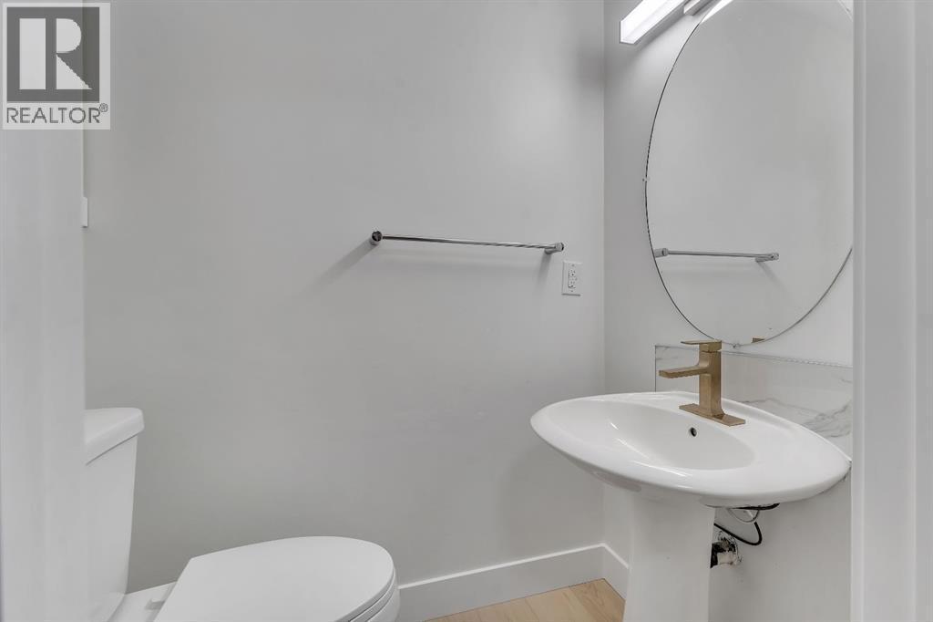 52 Saddlecreek Terrace Ne, Calgary, AB - Indoor Photo Showing Bathroom