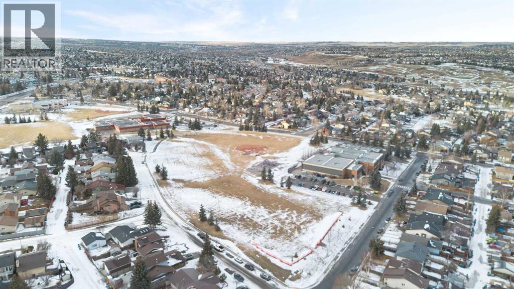 schools nearby - 987 Berkley Drive Nw, Calgary, AB - Outdoor With View