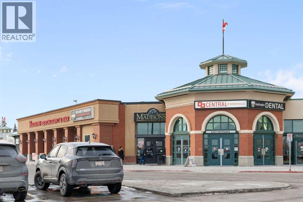 Beddington Towne Centre - 987 Berkley Drive Nw, Calgary, AB - Outdoor