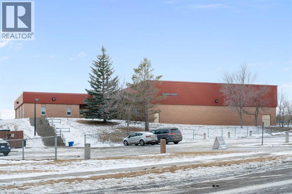 schools nearby - 987 Berkley Drive Nw, Calgary, AB - Outdoor