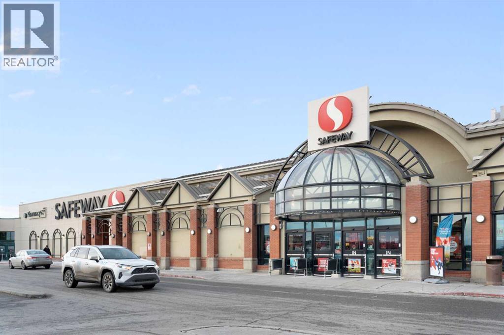 Beddington Towne Centre - grocery shopping walking distance - 987 Berkley Drive Nw, Calgary, AB - Outdoor