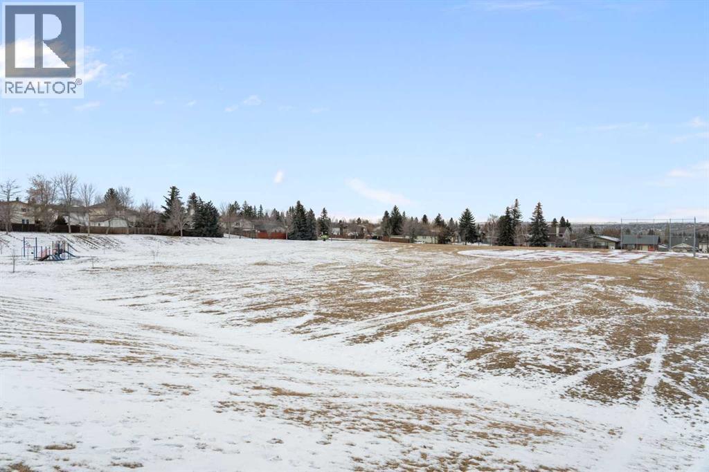 987 Berkley Drive Nw, Calgary, AB - Outdoor With View