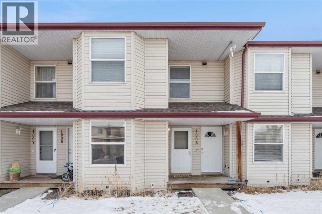 1005 Eagleview Place Nw, High River, AB - Outdoor With Facade With Exterior