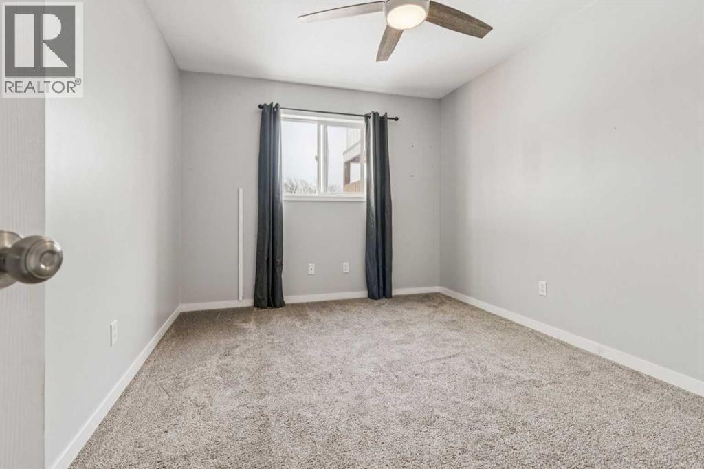1005 Eagleview Place Nw, High River, AB - Indoor Photo Showing Other Room