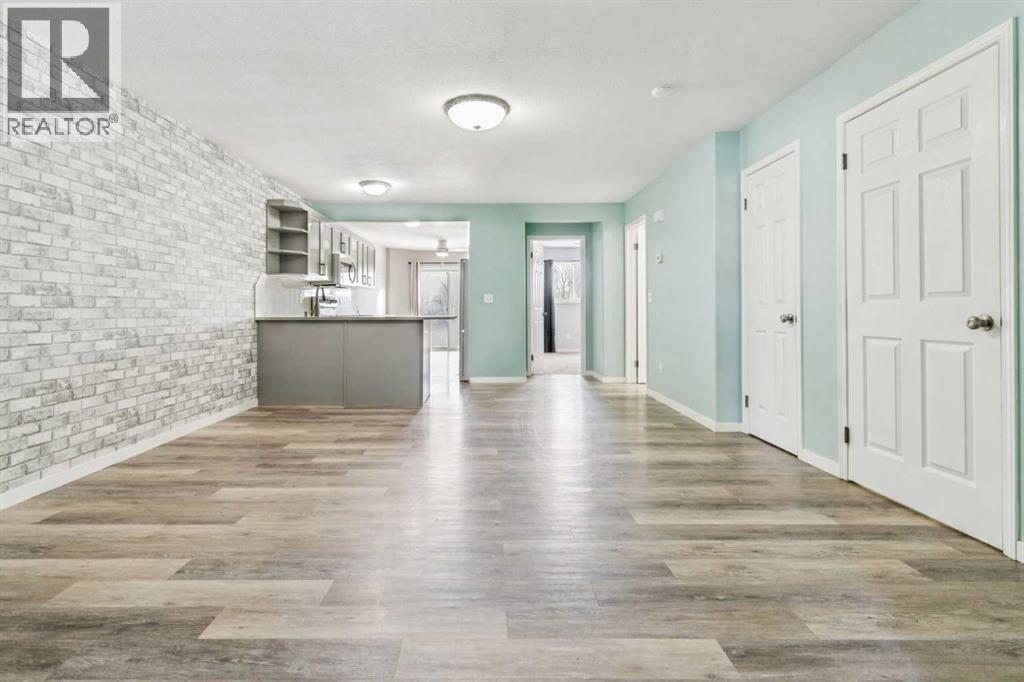 1005 Eagleview Place Nw, High River, AB - Indoor Photo Showing Other Room